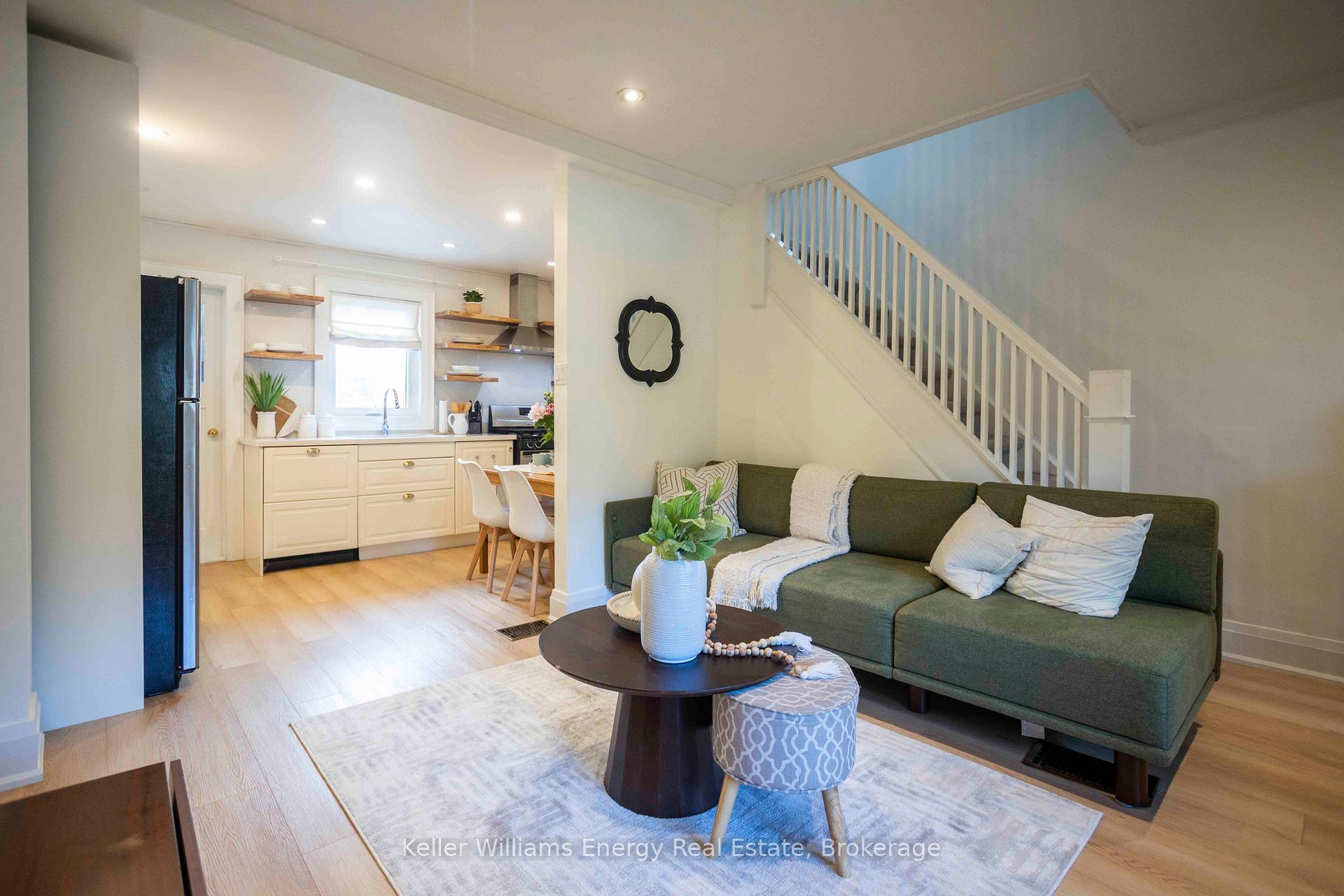 134 Mcroberts Avenue, Toronto W03, ON M6E 4P5