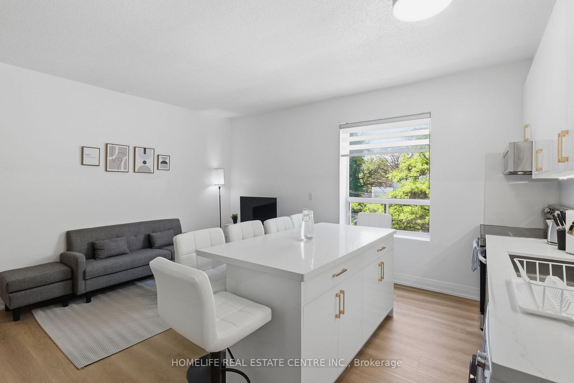 223 Jameson Avenue 201, Toronto W01, ON M6K 2Y7