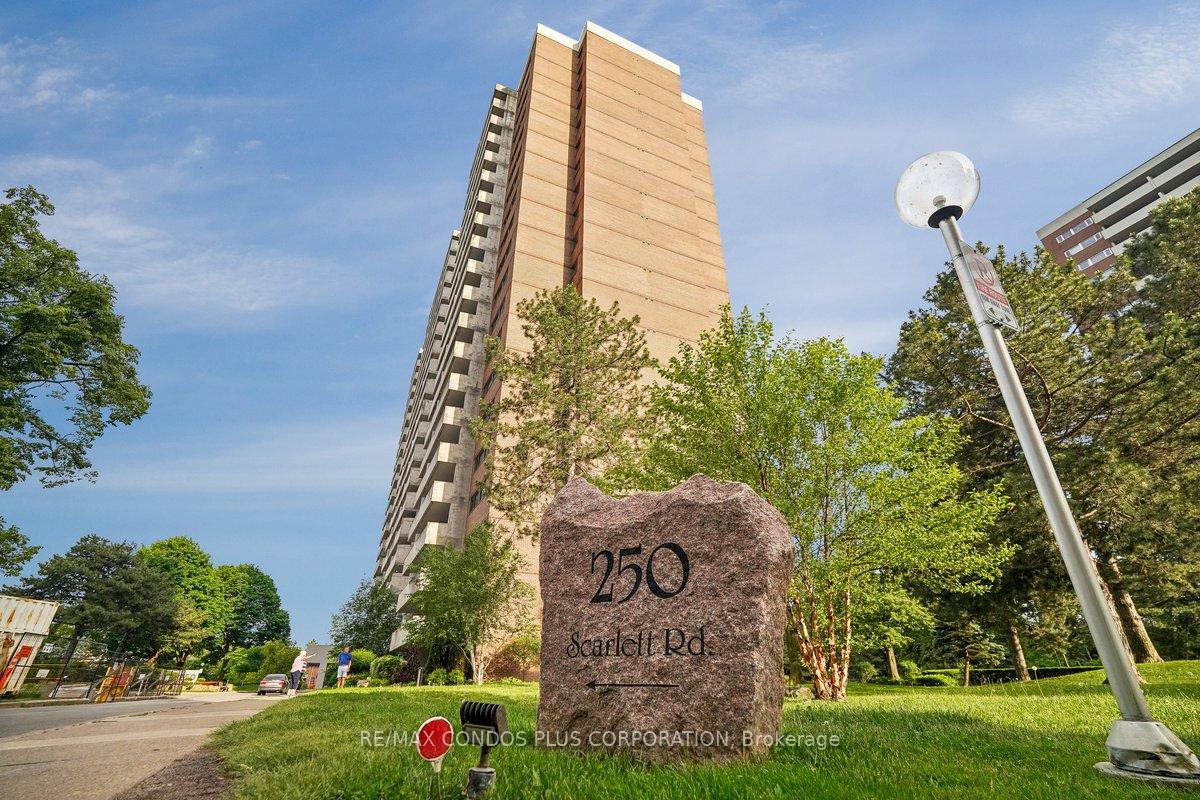 250 Scarlett Road 1307, Toronto W03, ON M6N 4X5