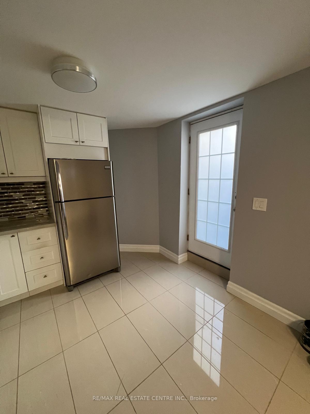 230-1 Huntingford Gate Basement, Milton, ON L9T 0S4