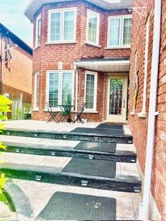 3076 Bayberry Drive, Mississauga, ON L5N 6P1