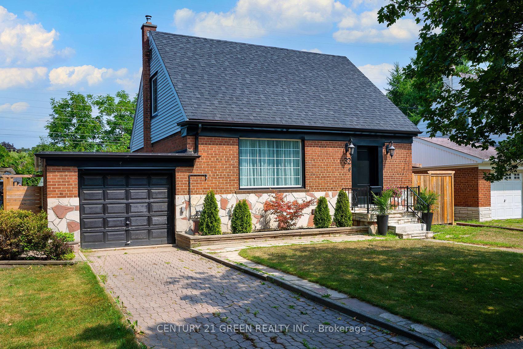 32 Castlebar Road, Toronto W07, ON M8Z 2J5