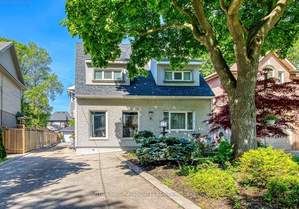 18 Martin Grove Road, Toronto W08, ON M9B 4J9