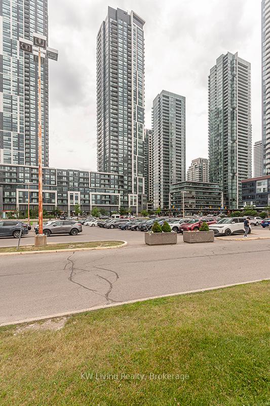 4065 Brickstone Mews 1502, Mississauga, ON L5B 0G3