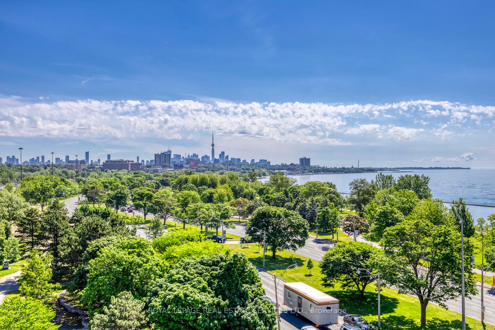 1900 Lake Shore Boulevard W 701, Toronto W01, ON M6S 1A4