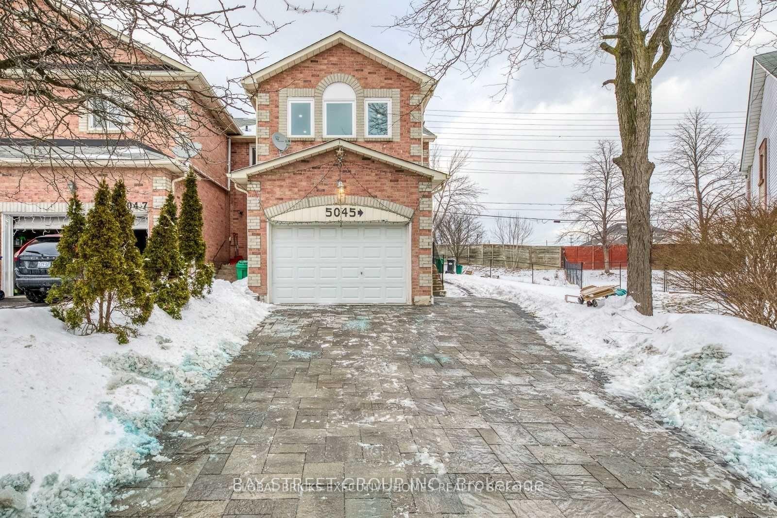 5045 Rundle Court Upper, Mississauga, ON L5M 4A4