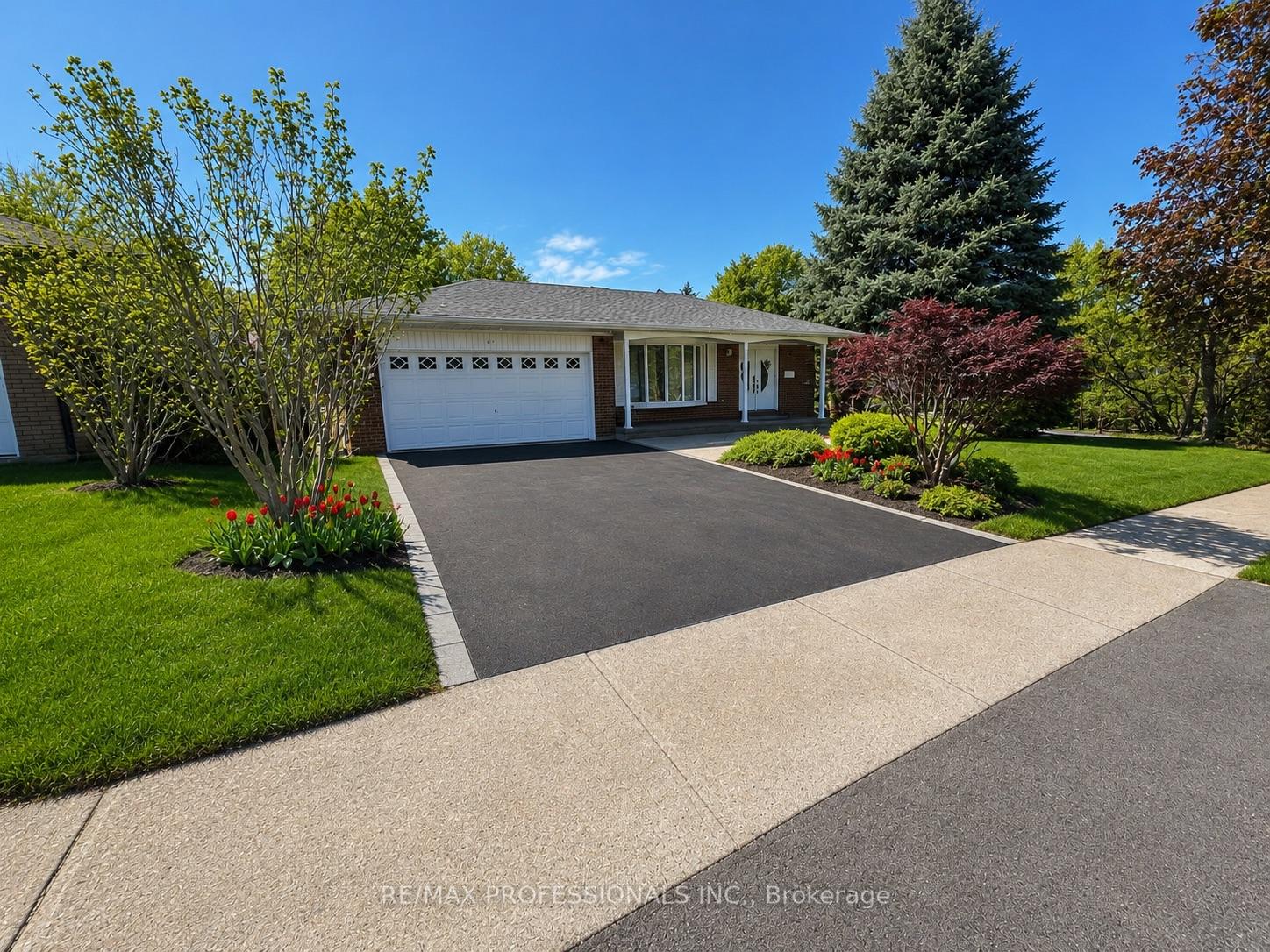 37 Sunplains Crescent, Toronto W08, ON M9C 1M4