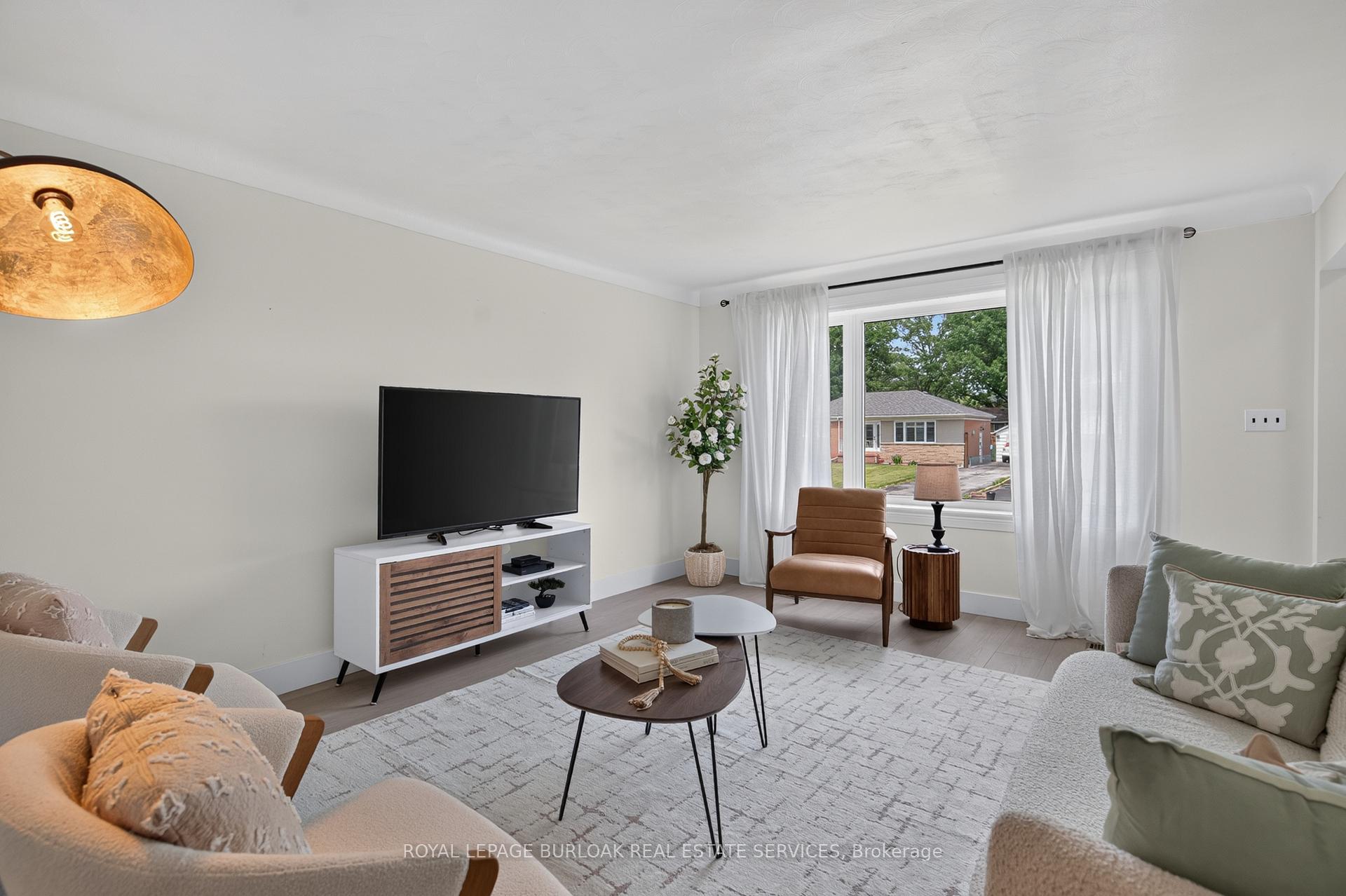 236 Hammersmith Court S, Burlington, ON L7L 4N7