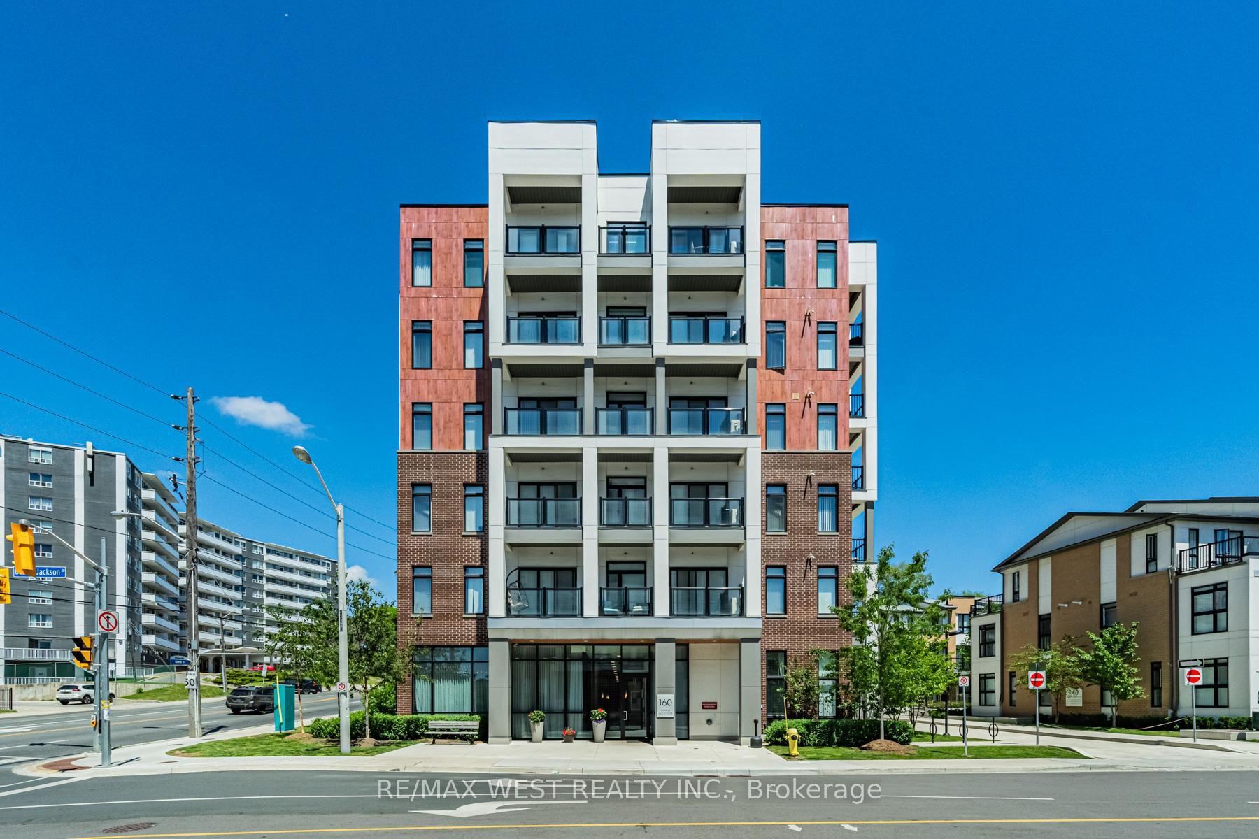 160 Canon Jackson Drive 108, Toronto W04, ON M6M 0B6
