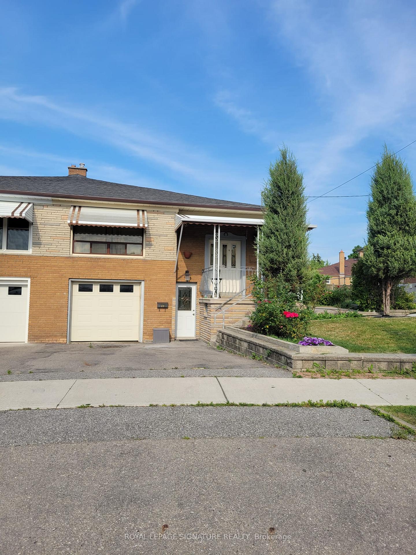 64 Watney Crescent Lower, Toronto W05, ON M3L 2C9