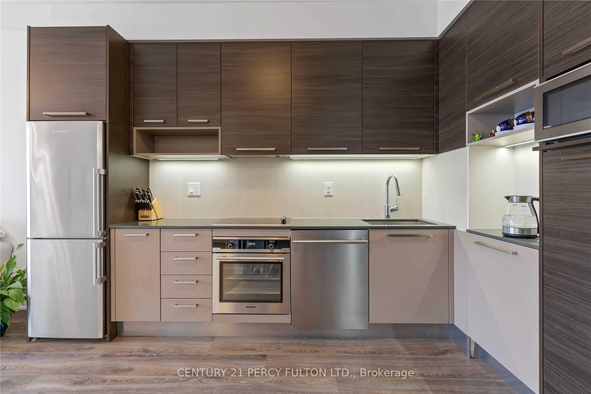 36 Park Lawn Road 1401, Toronto W06, ON M8Y 3H8