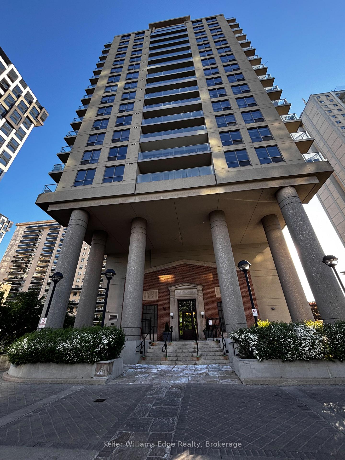 70 High Park Avenue 1007, Toronto W02, ON M6P 1A1