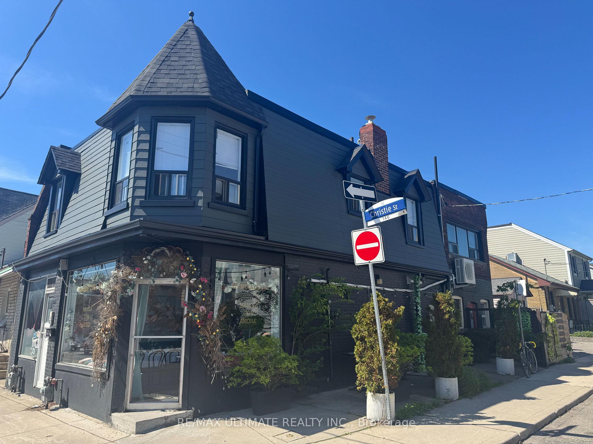 146 Christie Street, Toronto W02, ON M6G 3B4