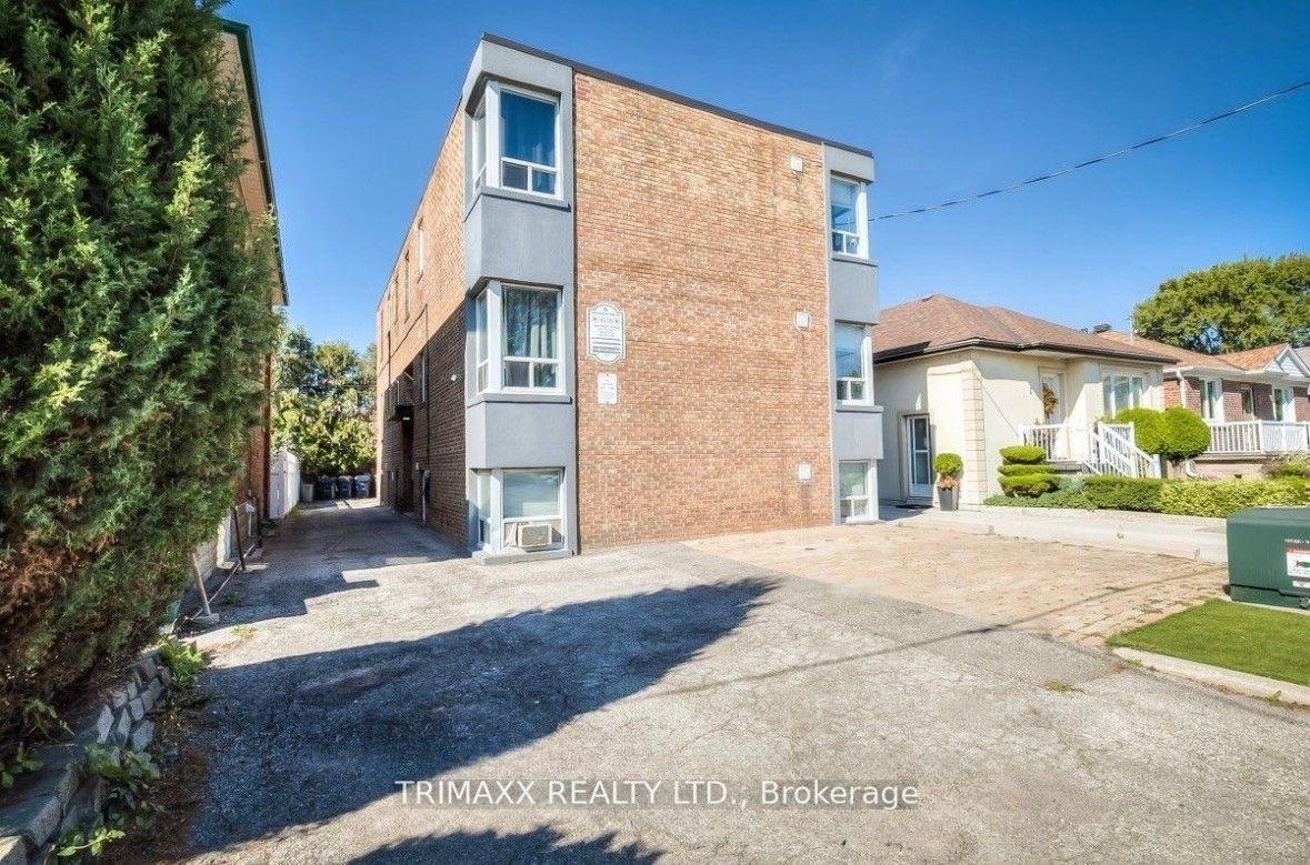 6 Seventeenth Street 1, Toronto W06, ON M8V 3K3