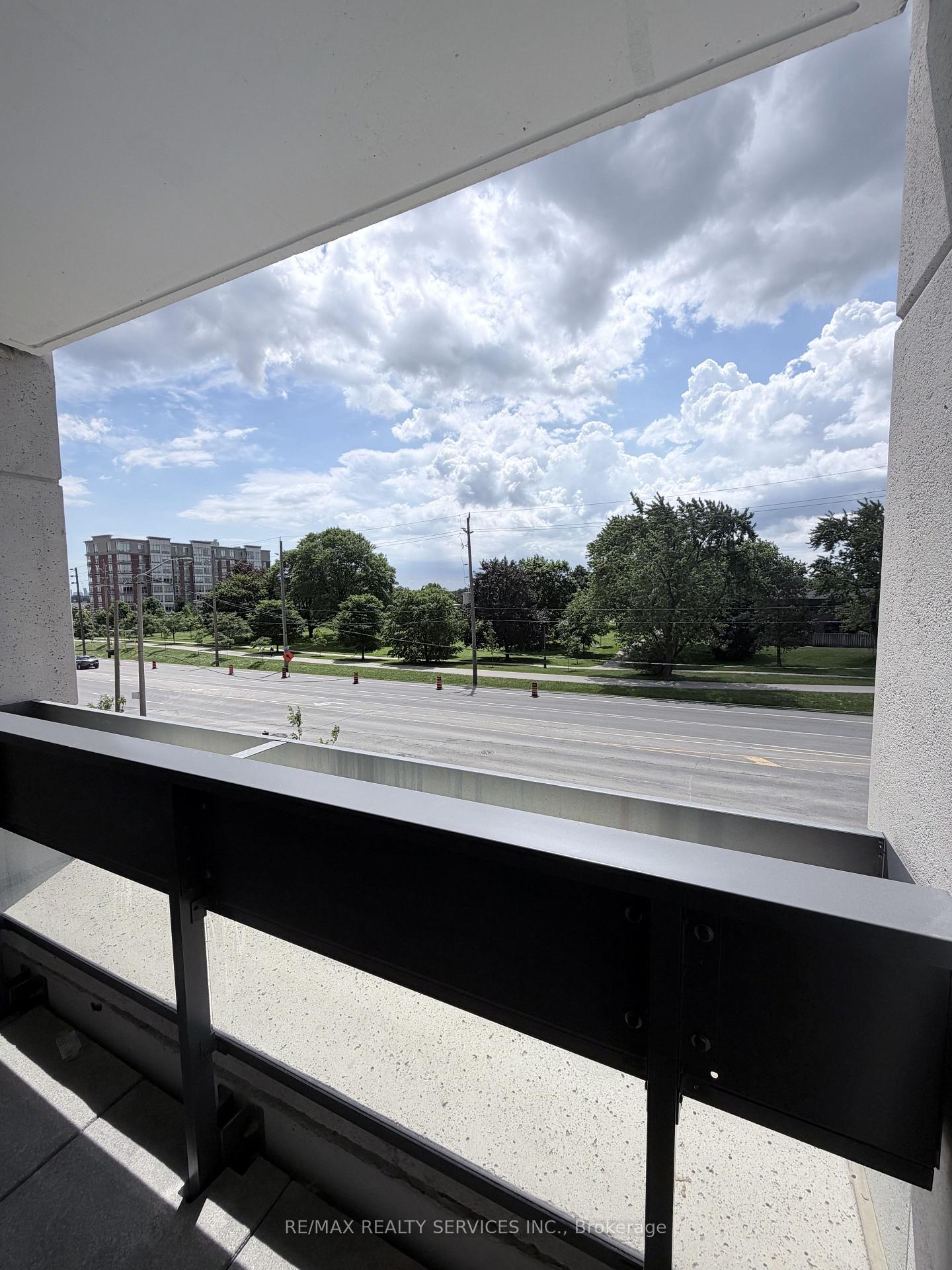 4010 Eglinton Avenue W 222, Toronto W09, ON M9A 0G5