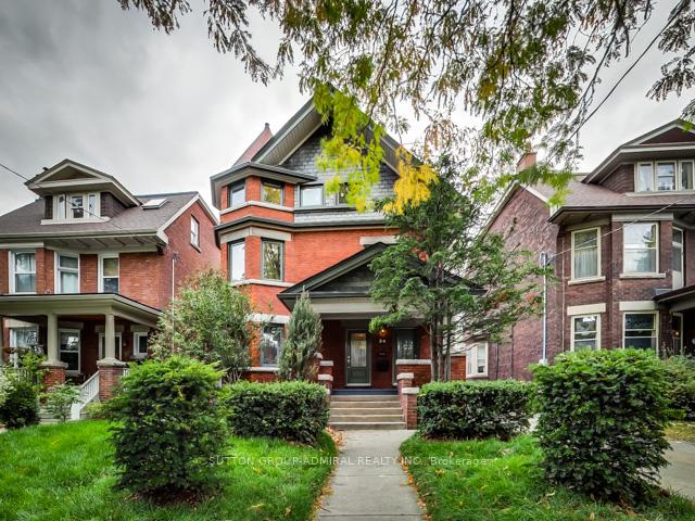 34 Hewitt--Main Floor Avenue, Toronto W01, ON M6R 1Y3