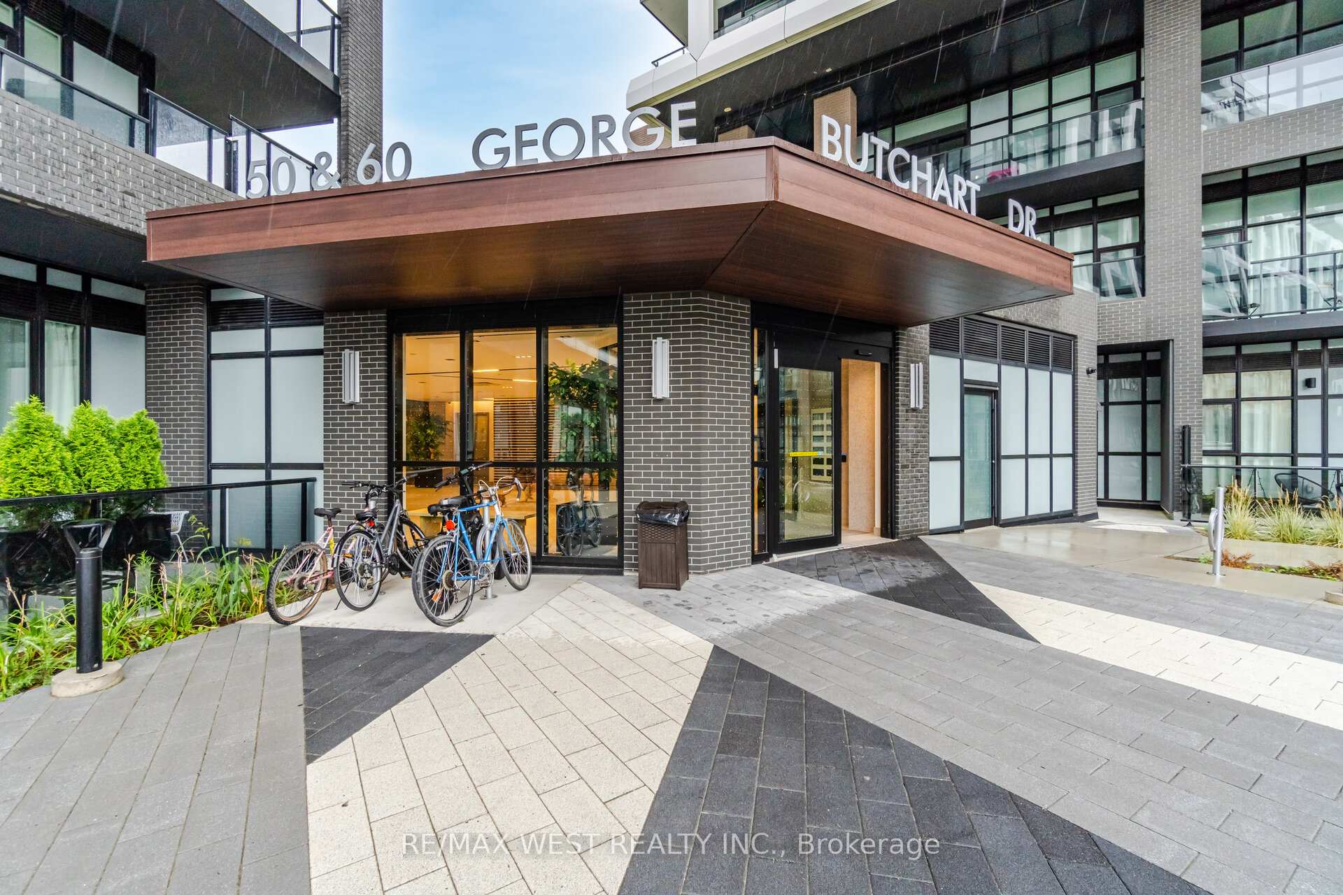 60 George Butchart Drive 218, Toronto W05, ON M3K 0E1