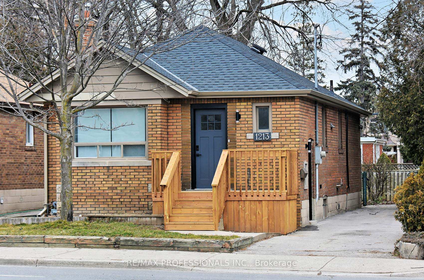 1213 Islington Avenue, Toronto W07, ON M8Z 4T2