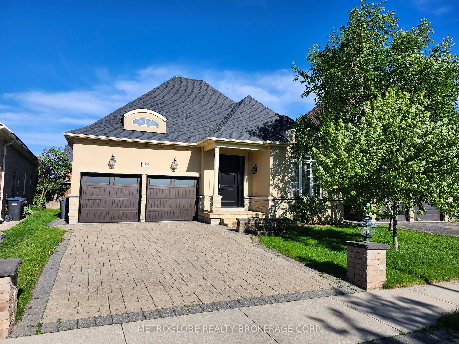 29 Fontainebleu Road, Brampton, ON L6P 1Z1