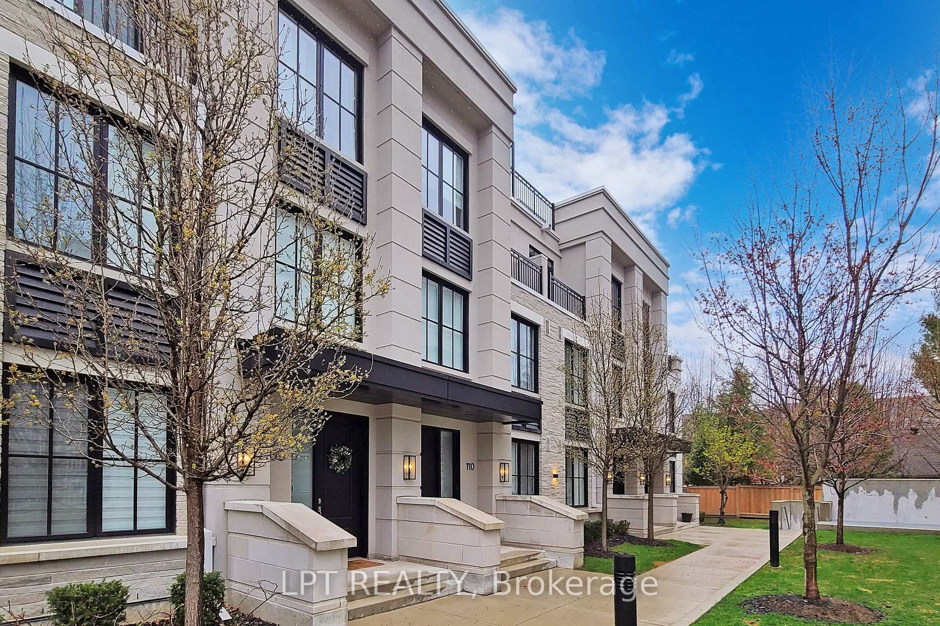 1180 Cawthra Road 110, Mississauga, ON L5G 0A5
