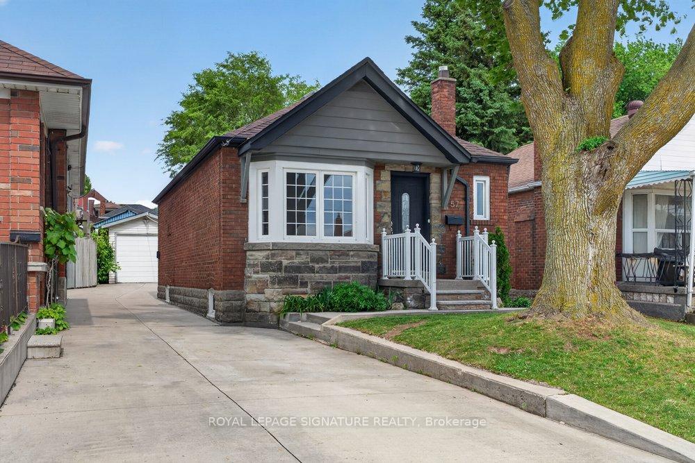 57 Miranda Avenue, Toronto W04, ON M6E 4G3