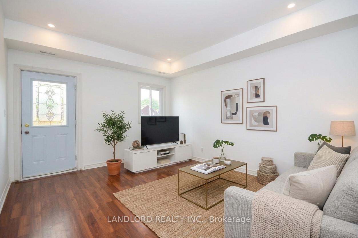25 Miller Street 2nd Fl, Toronto W03, ON M6N 2Z6