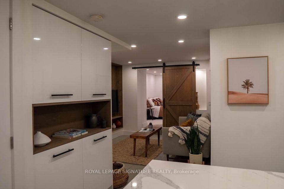 166 Oakmount Road Lower, Toronto W02, ON M6P 2N9