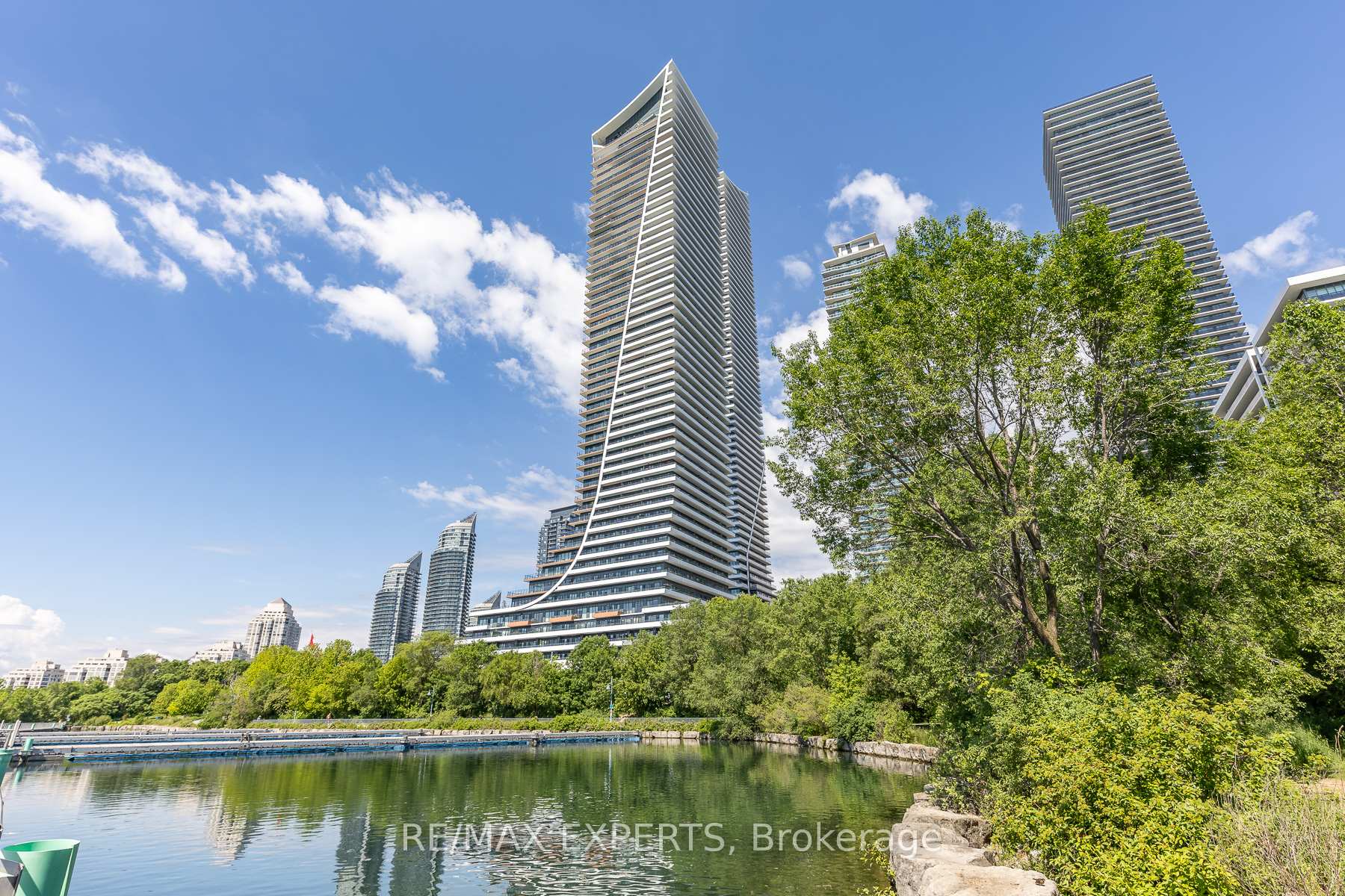 30 Shore Breeze Drive 1215, Toronto W06, ON M8V 1A1