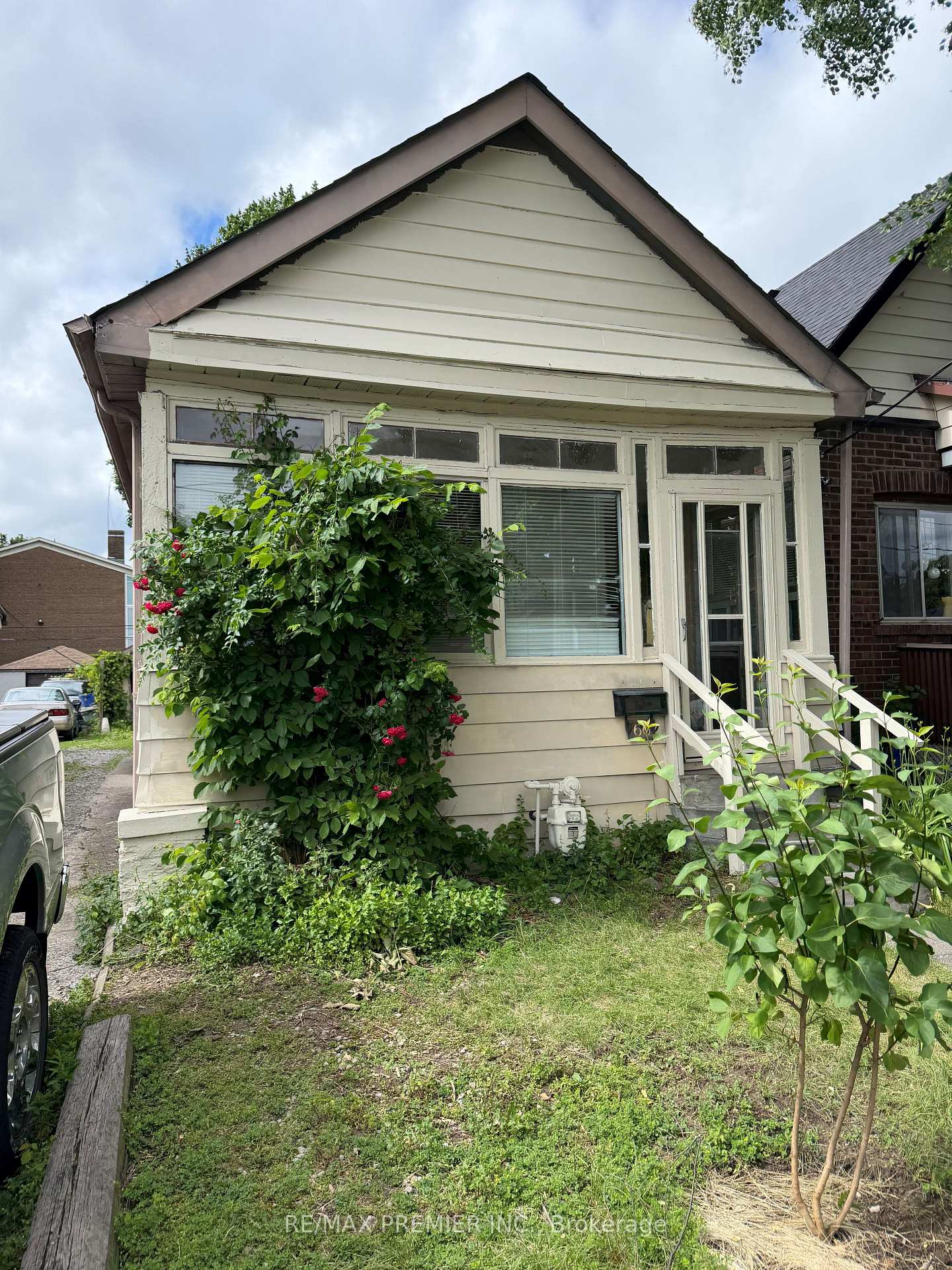 66 Lambton Avenue, Toronto W04, ON M6N 2S1
