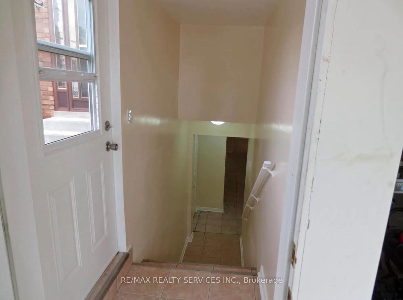 3311 Pilcom Crescent, Mississauga, ON L5B 3X4
