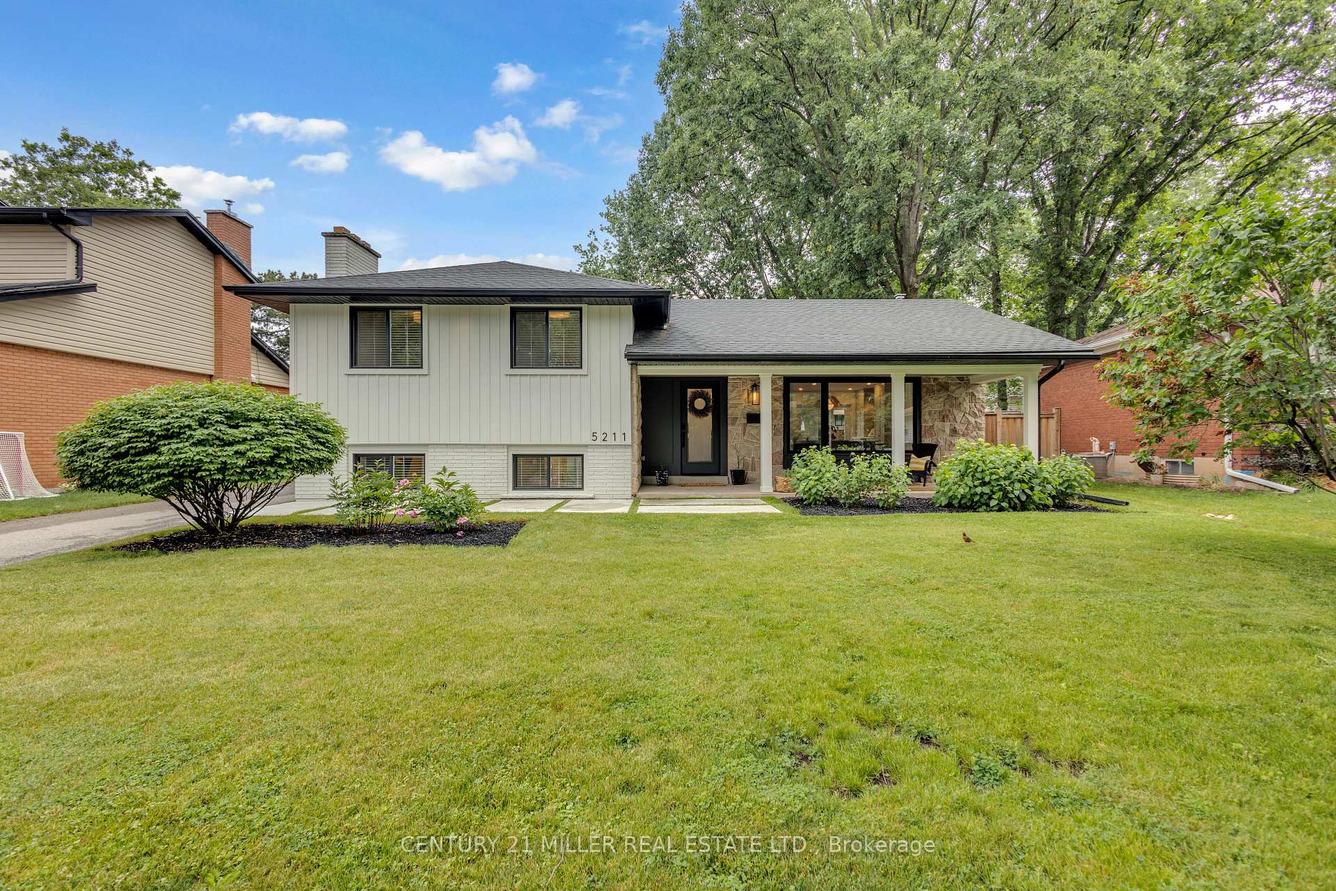 5211 Tamarac Drive, Burlington, ON L7L 3N3