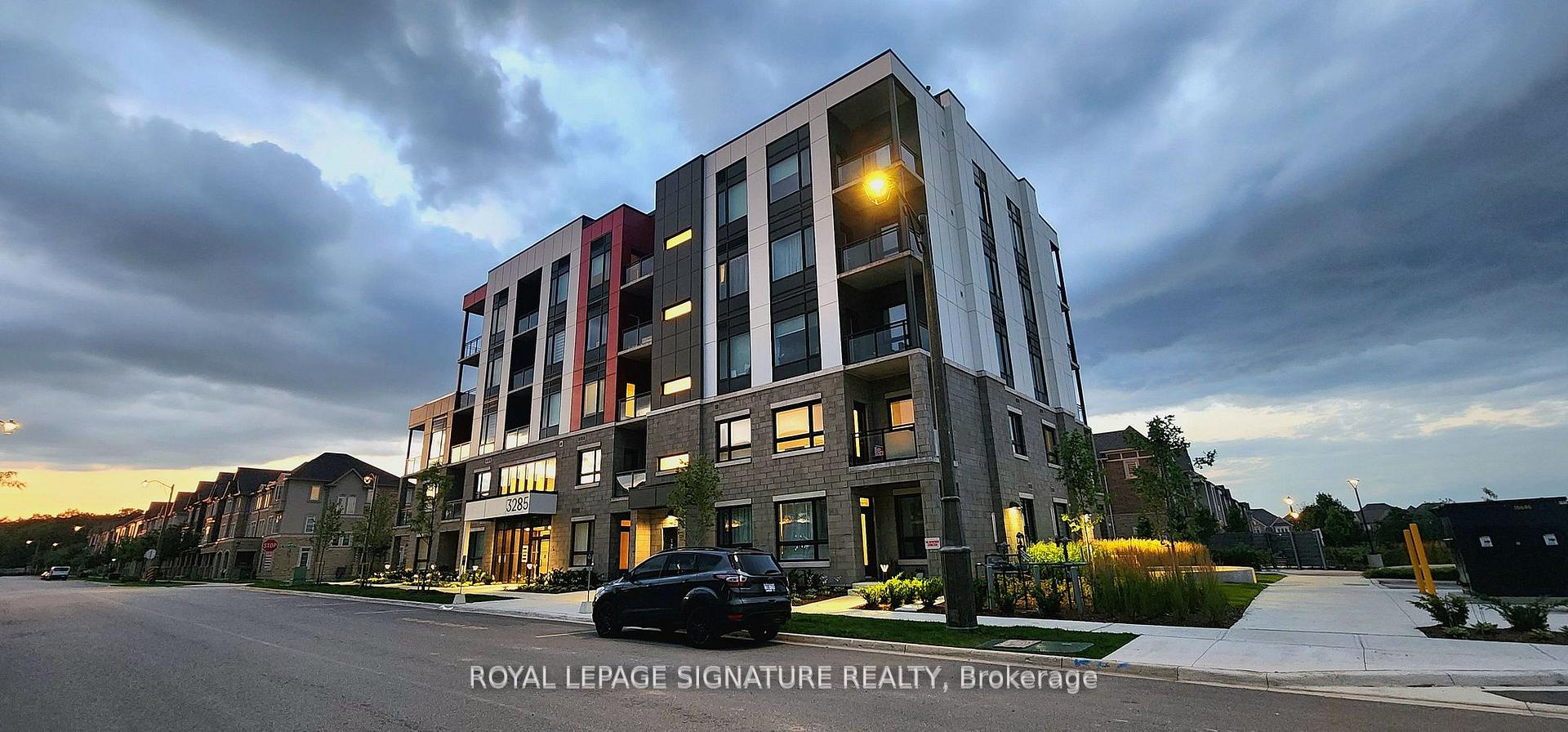 3285 Carding Mill Trail 404, Oakville, ON L6M 5P7