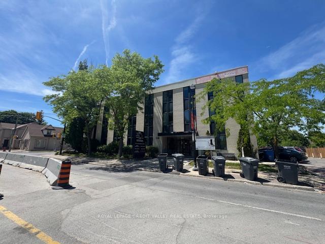 118 Queen Street W 202, Brampton, ON L6V 1B1
