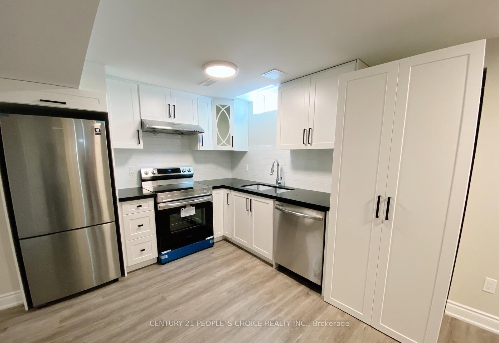 922 Silverthorn Mill Avenue Bsmt, Mississauga, ON L5W 1B3