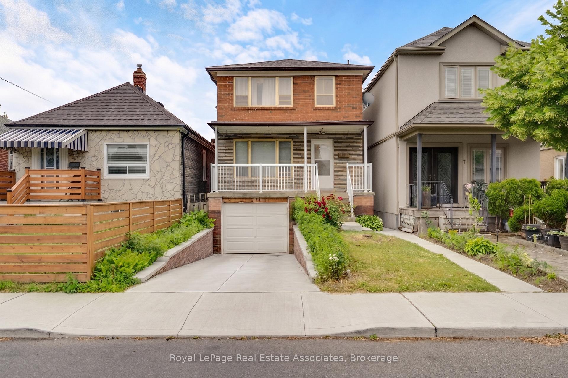 5 Homeview Avenue, Toronto W03, ON M6N 1S9
