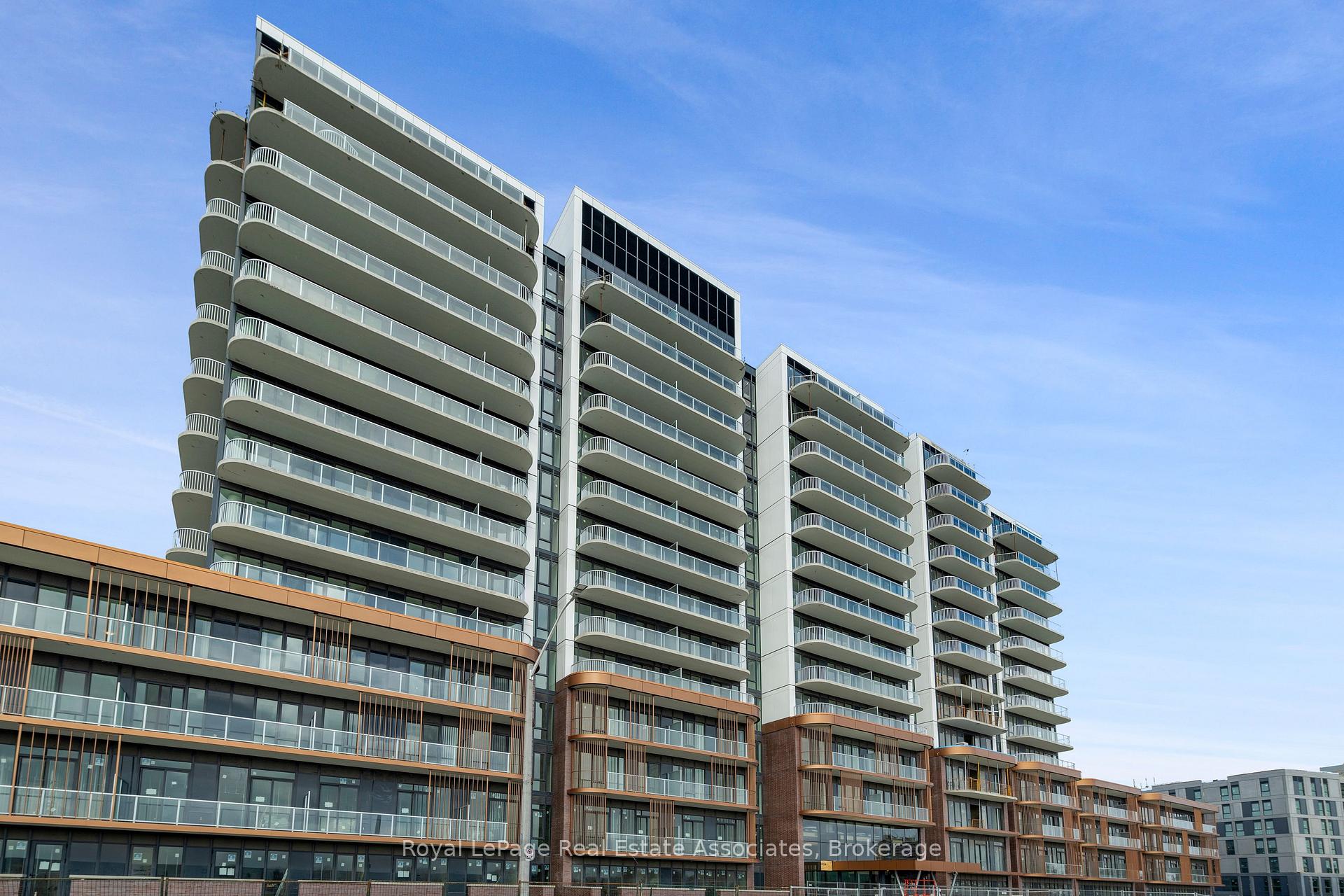 220 Missinnihe Way 324, Mississauga, ON L5H 0A9