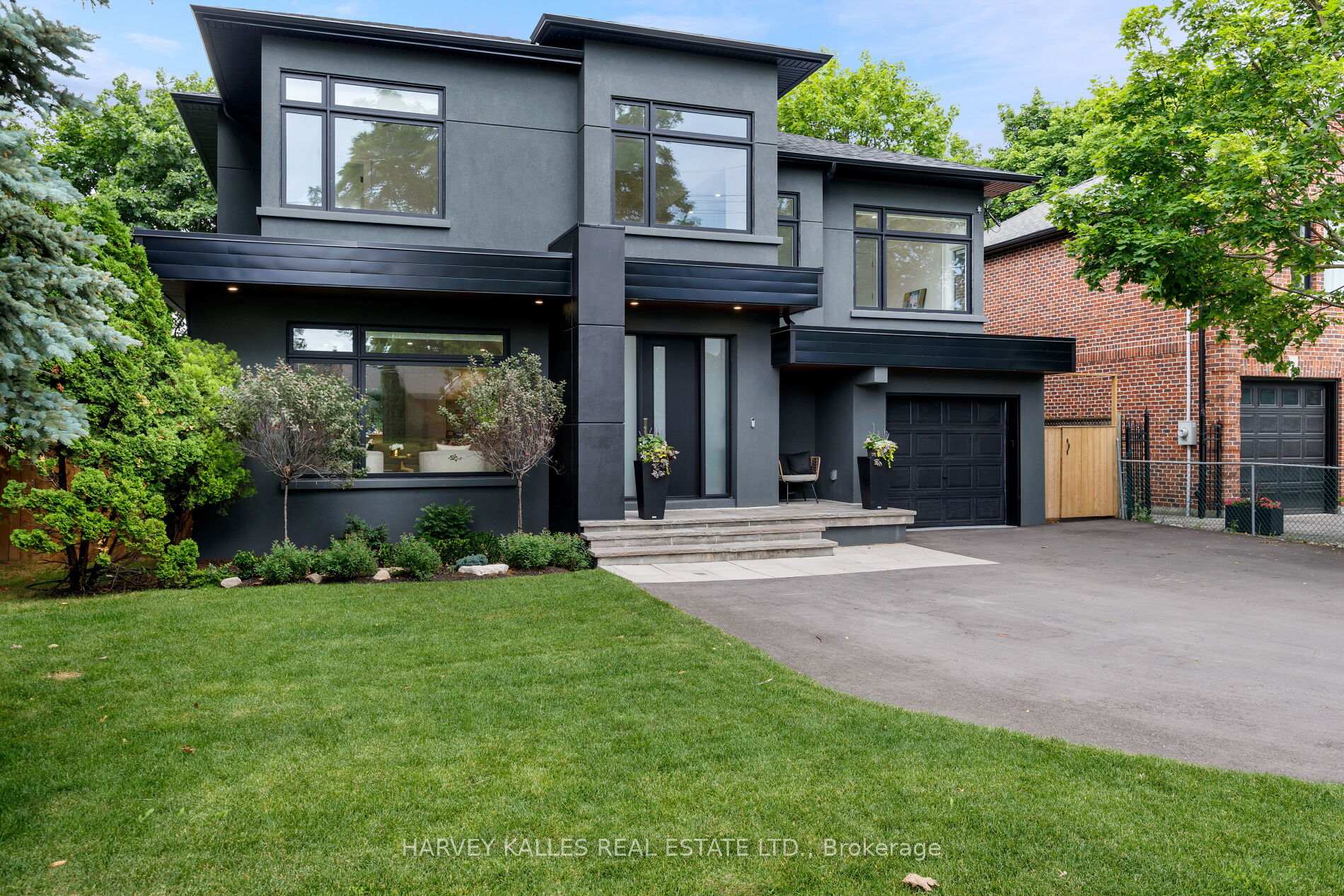 90 Great Oak Drive, Toronto W08, ON M9A 1N5