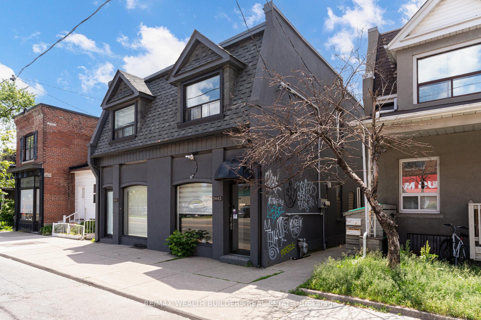 2443 Dundas Street W, Toronto W02, ON M6P 1X3
