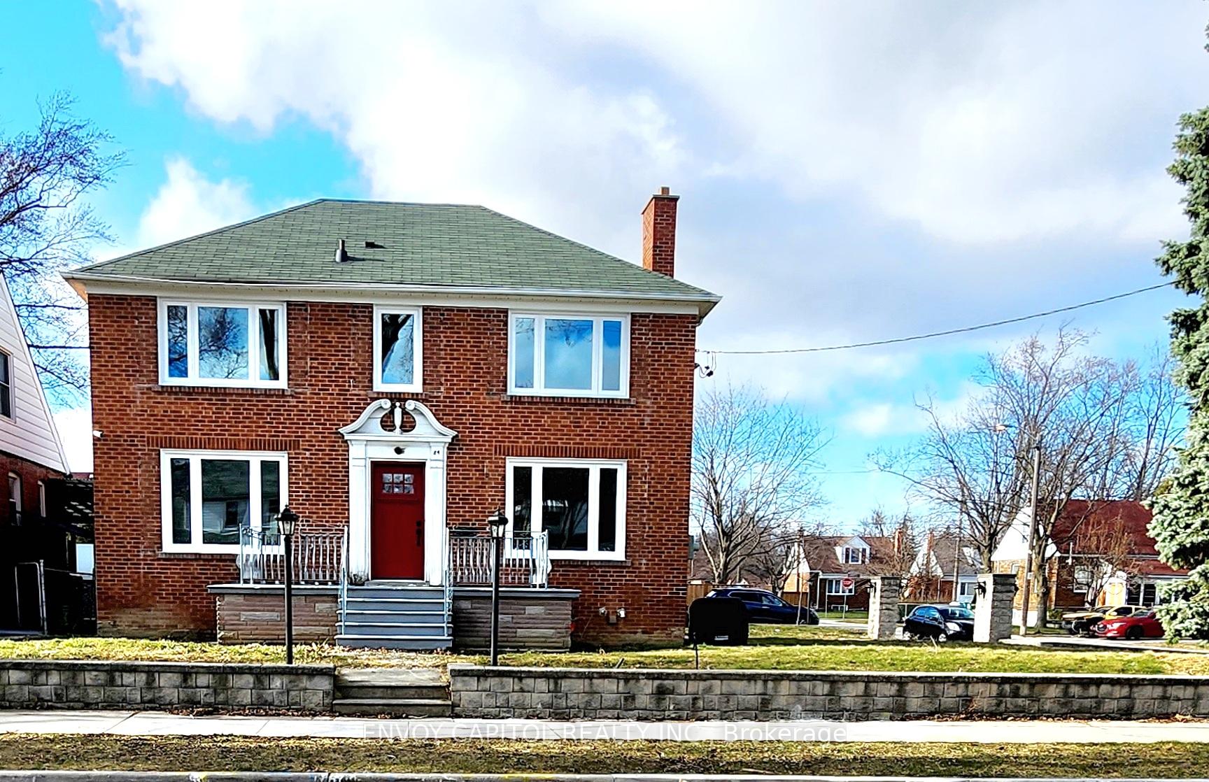 84 Macdonald Avenue, Toronto W04, ON M9N 2E4