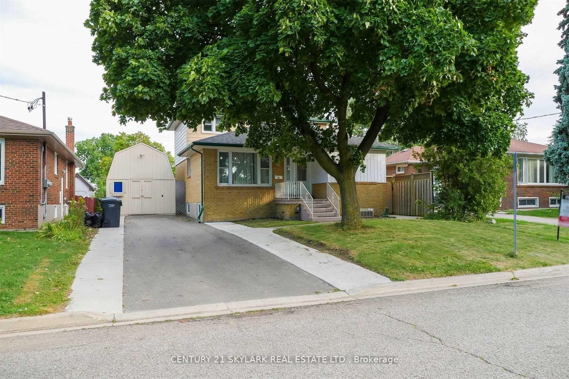35 Cumberland Drive, Brampton, ON L6V 1W5