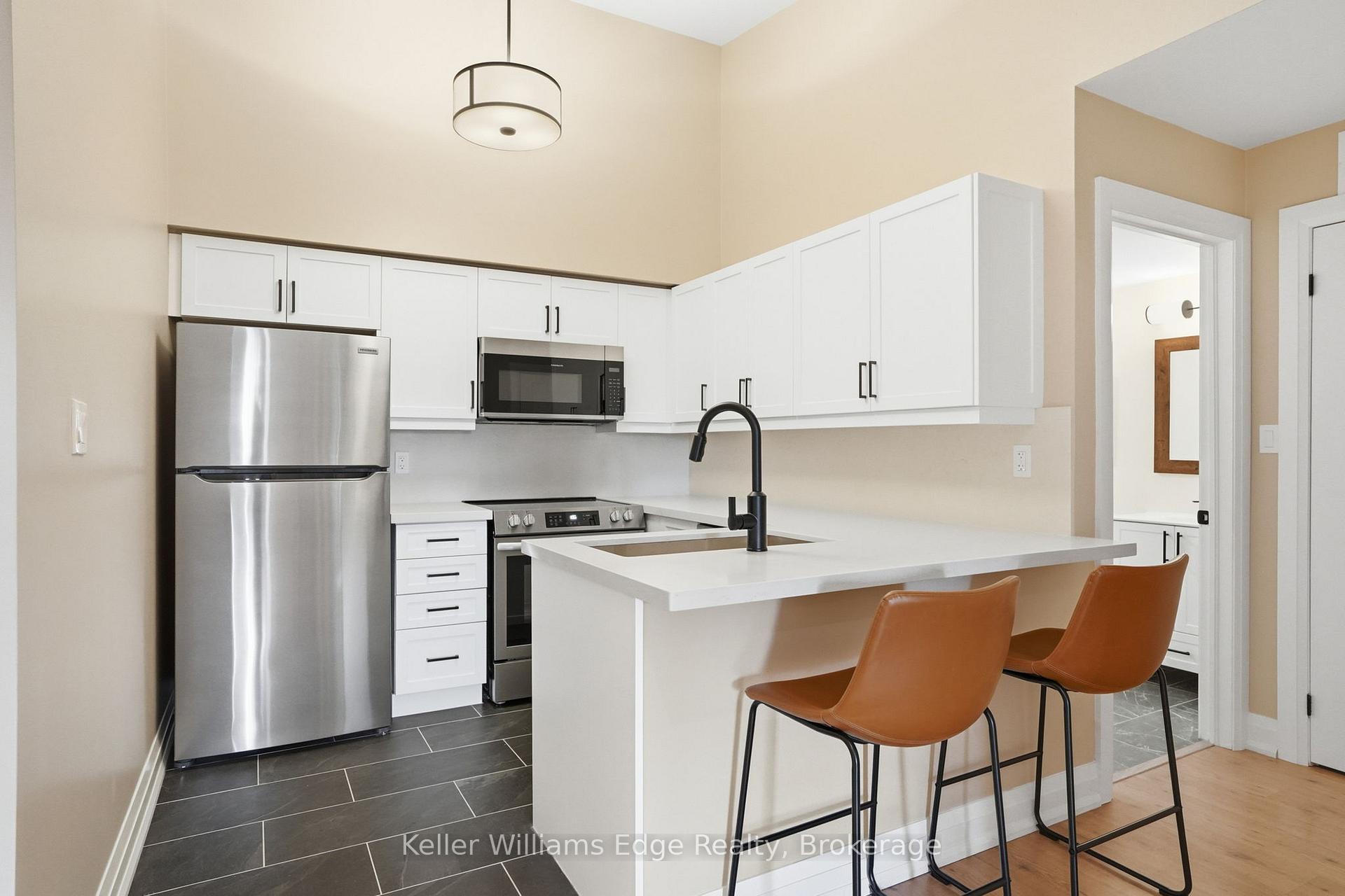 2075 Appleby Line 406, Burlington, ON L7L 7H3