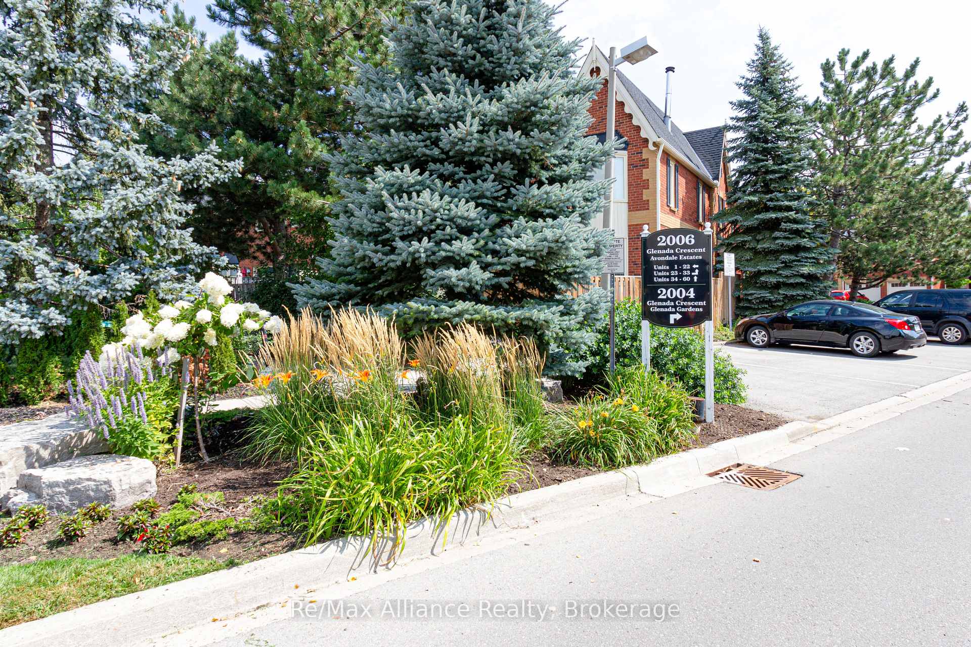2006 Glenada Crescent 6, Oakville, ON L6H 5R9