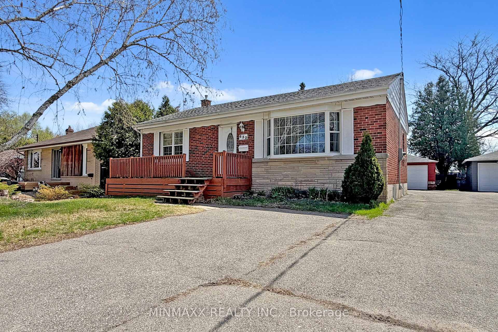 632 Inverness Avenue, Burlington, ON L7T 3S8