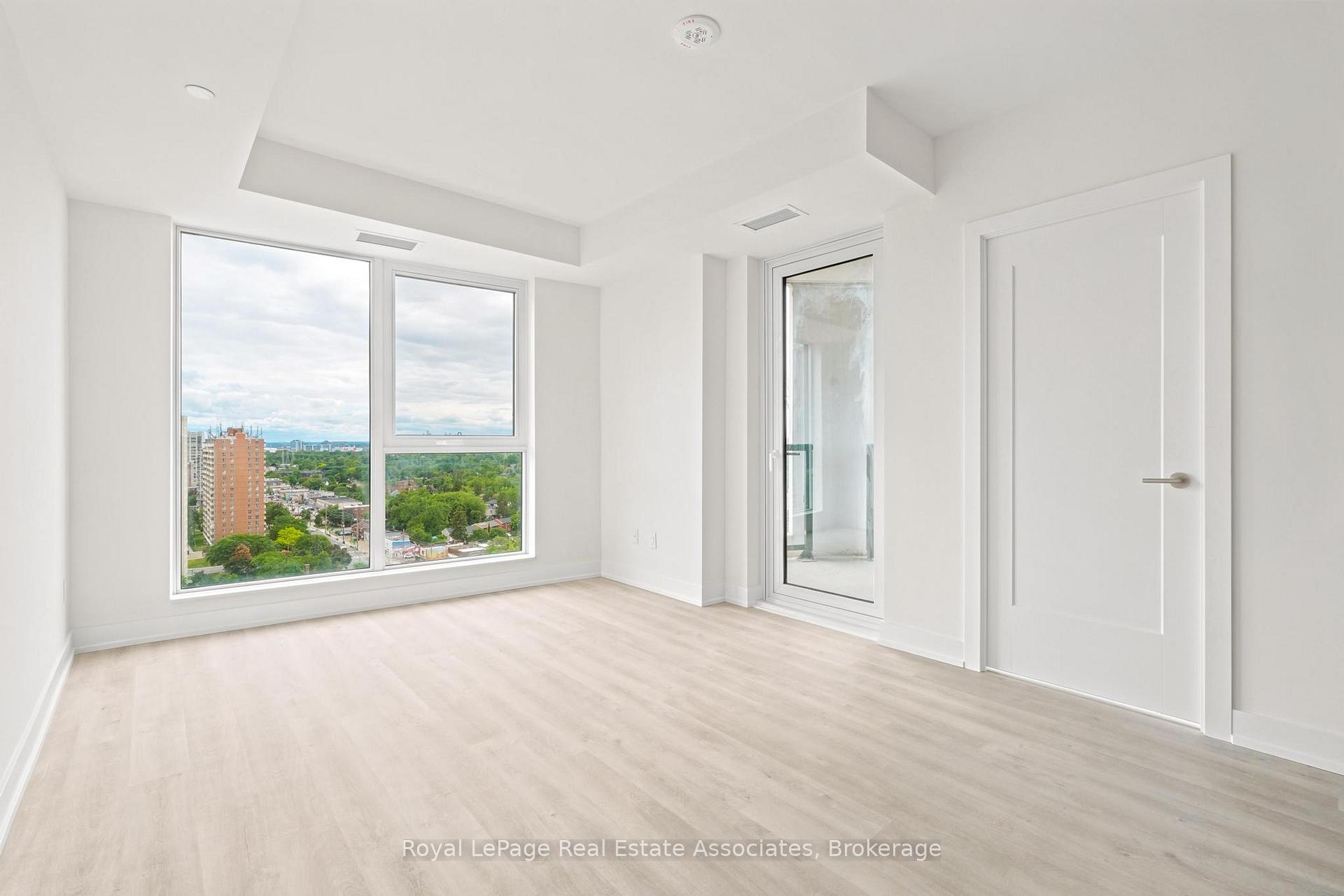 25 Cordova Avenue 1812, Toronto W08, ON M9A 0E5