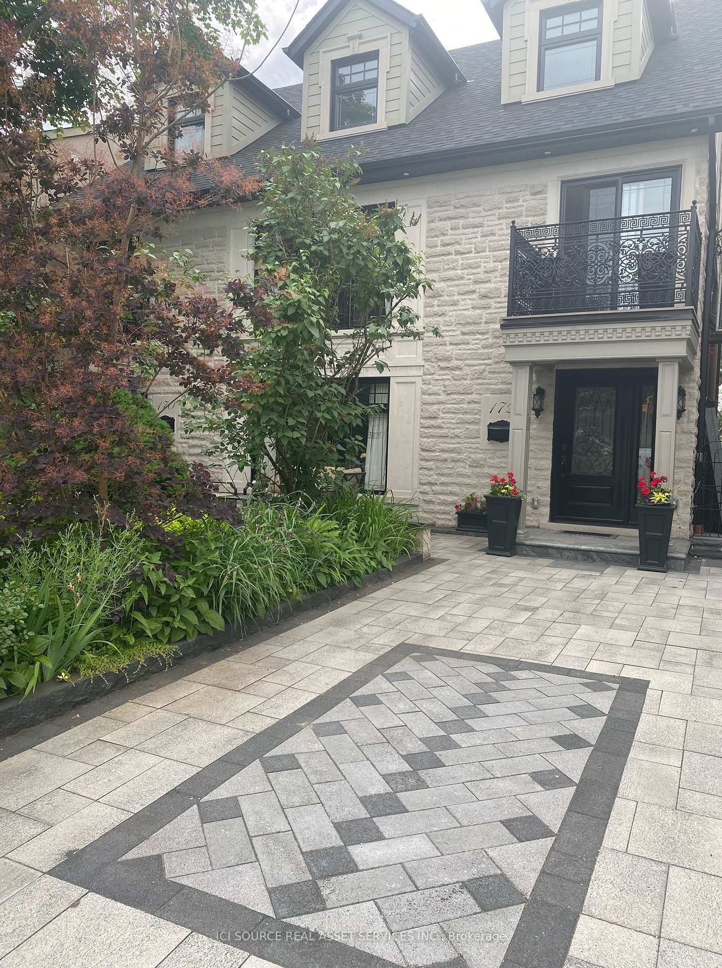 172 Humbercrest Boulevard Main Fl, Toronto W02, ON M6S 4L3