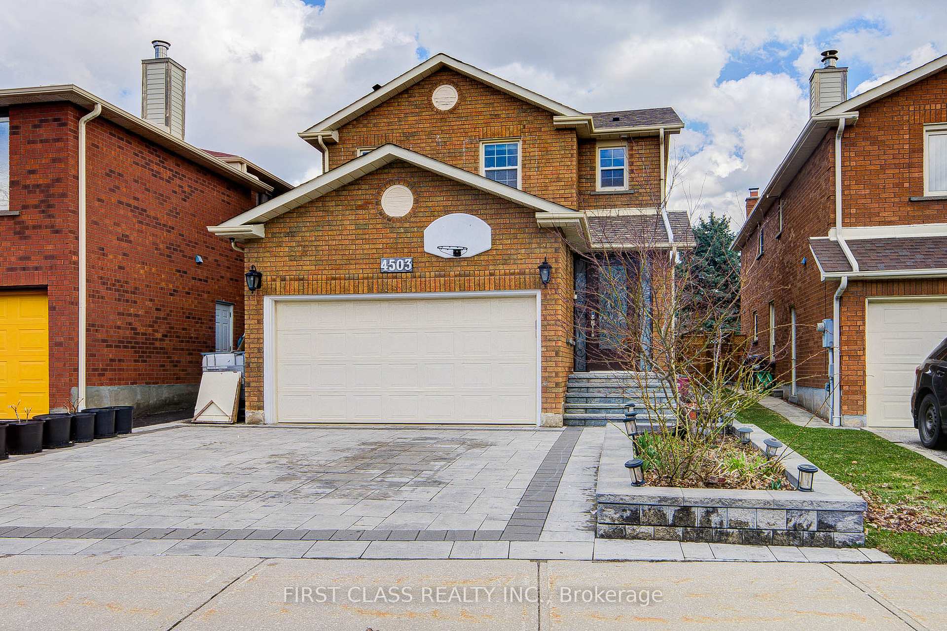 4503 Kimbermount Avenue, Mississauga, ON L5M 4J4