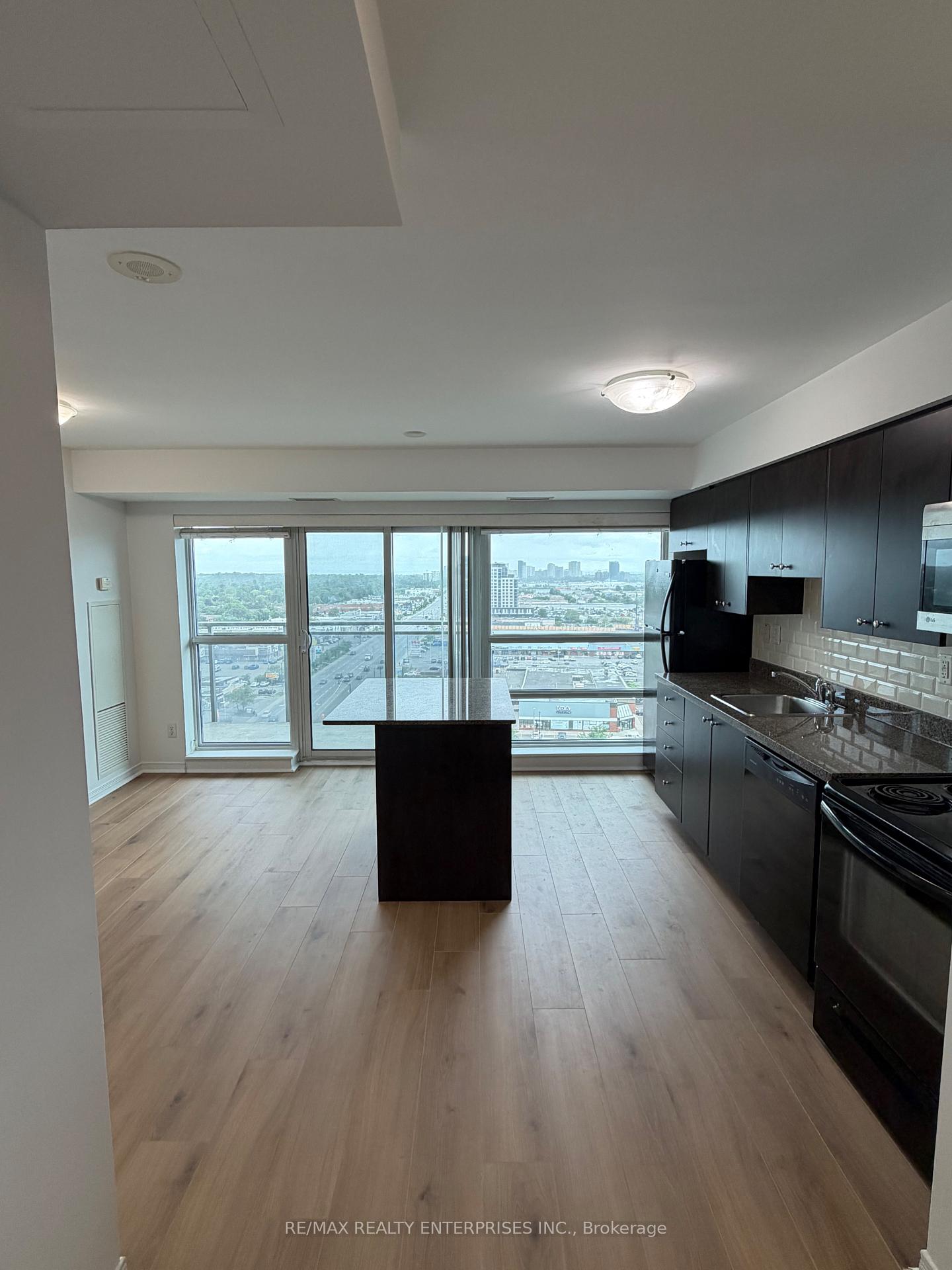 215 Queen Street E 1511, Brampton, ON L6W 0A9