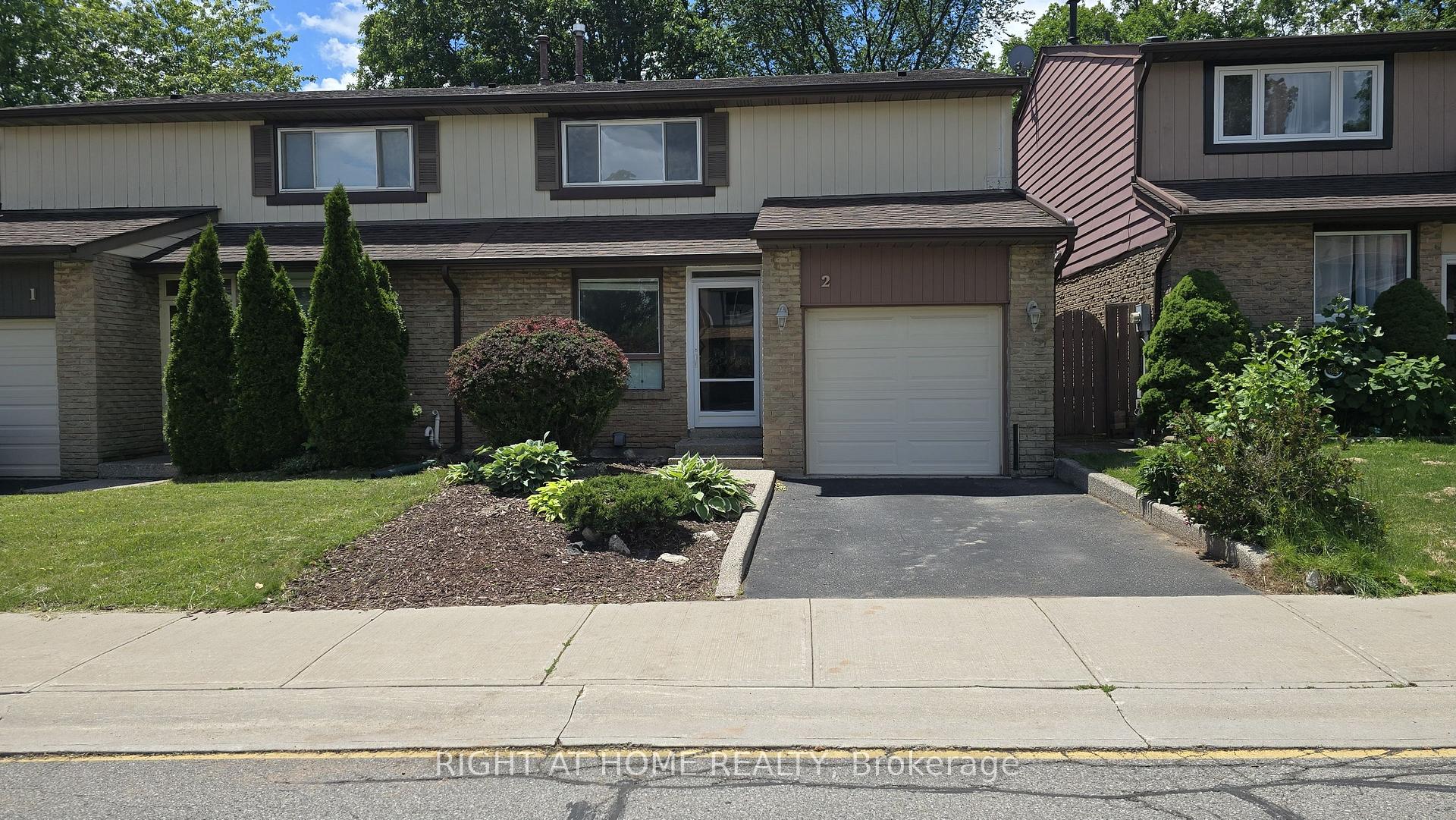 1580 Lancaster Drive 2, Oakville, ON L6H 2Z5