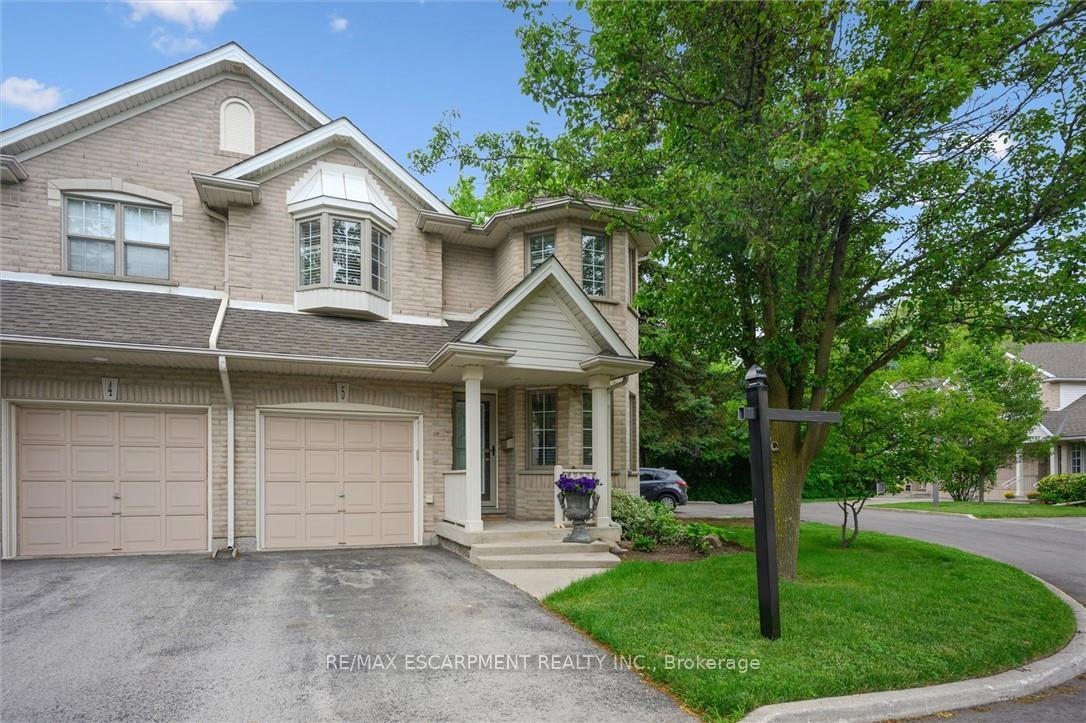 3243 New Street 5, Burlington, ON L7N 1M9