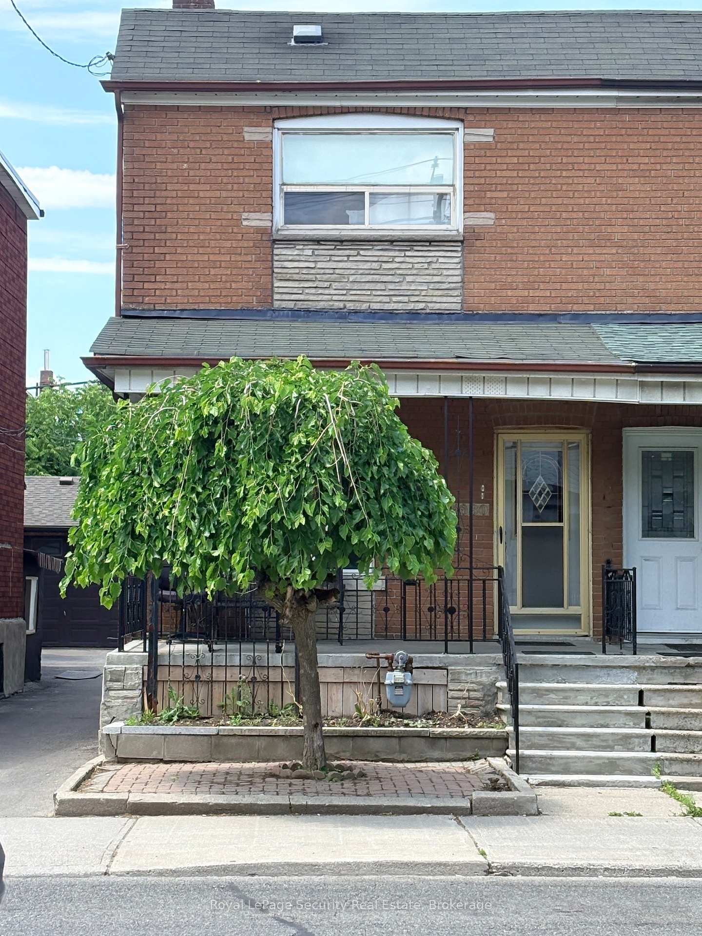 1080 Dufferin Street Main Floor, Toronto W02, ON M6H 4B6